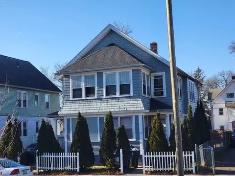 88-90 Edgewood St, Springfield, MA 01109 photo 2