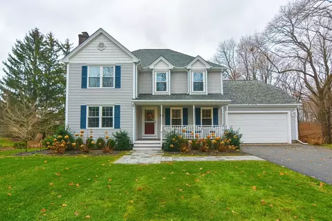11 Hood St, Attleboro, MA 02703