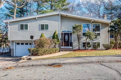 13 Michelle Ln, Randolph, MA 02368