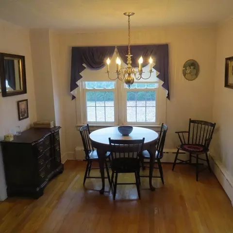 148 Holyoke St, Easthampton, MA 01027 photo 5