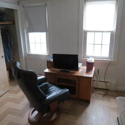 148 Holyoke St, Easthampton, MA 01027 photo 10