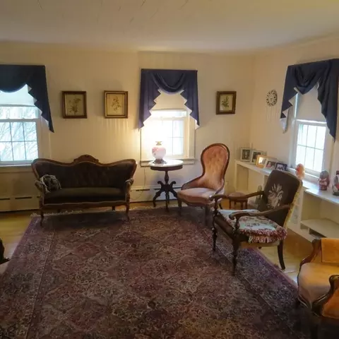 148 Holyoke St, Easthampton, MA 01027 photo 3
