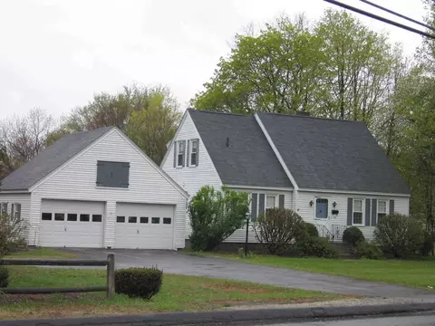 148 Holyoke St, Easthampton, MA 01027