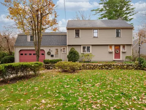 110 High St, Hingham, MA 02043