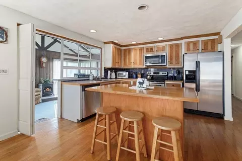 456 Grove St, Reading, MA 01867 photo 8