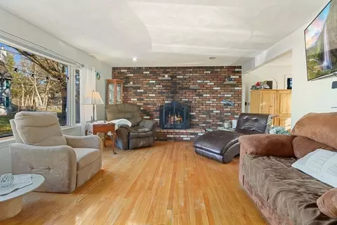 456 Grove St, Reading, MA 01867 photo 3