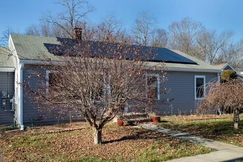 7 Diane St, Acushnet, MA 02743 photo 3
