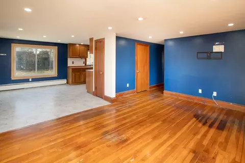 7 Diane St, Acushnet, MA 02743 photo 11