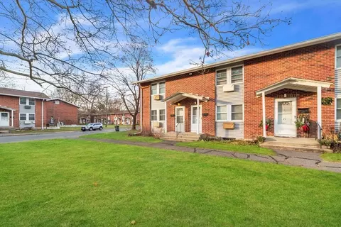 41 Manor Ct #41, Springfield, MA 01118 photo 3