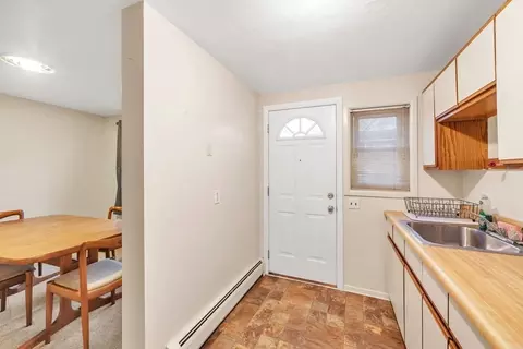 41 Manor Ct #41, Springfield, MA 01118 photo 12