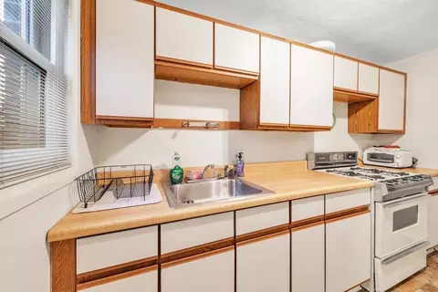 41 Manor Ct #41, Springfield, MA 01118 photo 8