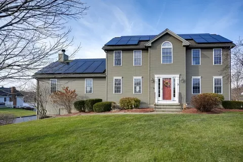 3 Jonathan Cir, Rutland, MA 01543
