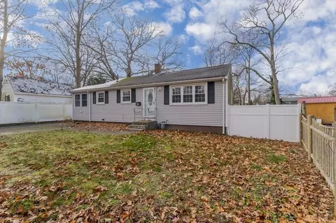 47 Jacob St, Brockton, MA 02302