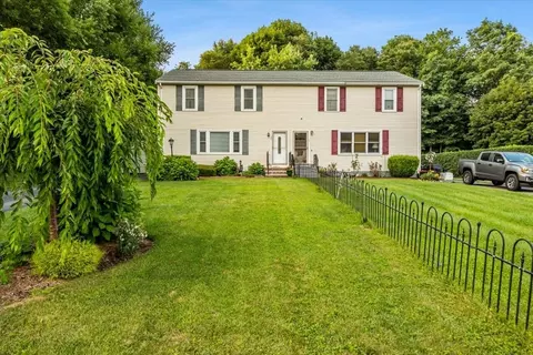 30 Landing Dr #1-L, Taunton, MA 02780