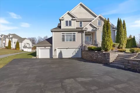 8 Pine Tree Dr, Methuen, MA 01844 photo 2