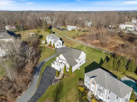 8 Pine Tree Dr, Methuen, MA 01844 photo 5