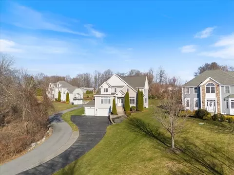 8 Pine Tree Dr, Methuen, MA 01844 photo 4