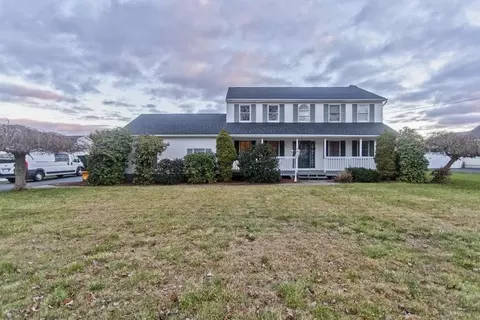 737 Barry St, Feeding Hills, MA 01030