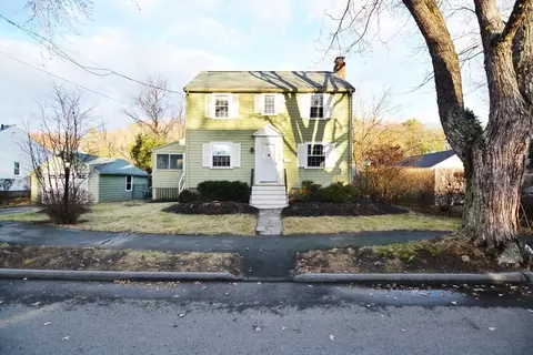 12 Fell St, Wakefield, MA 01880