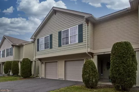 22 Maine Ave #22, Easthampton, MA 01027
