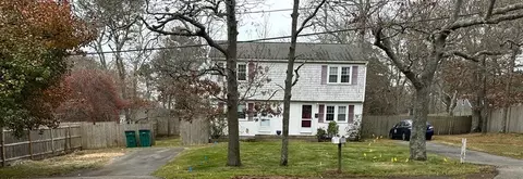 287 Old Townhouse Rd, Yarmouth, MA 02673