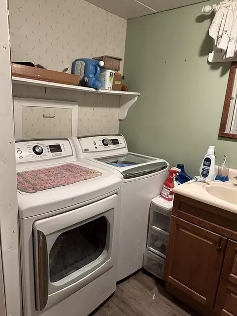 105 Paris Ave, Worcester, MA 01603 photo 11