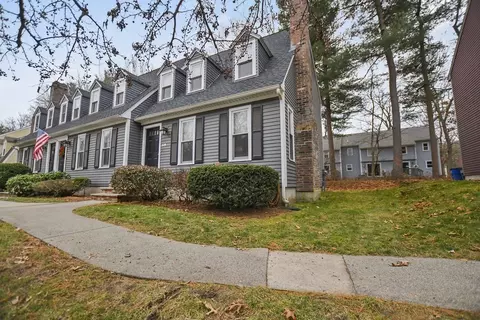 309 Wellman Ave #309, Chelmsford, MA 01863