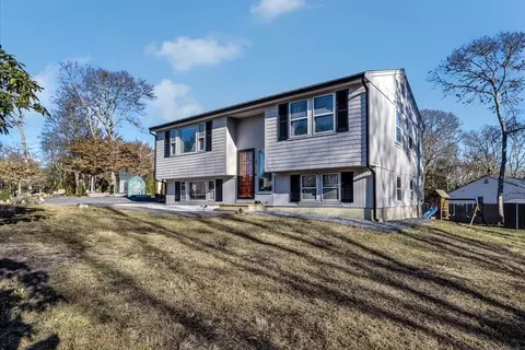 1 Black Watch Way, Mashpee, MA 02649
