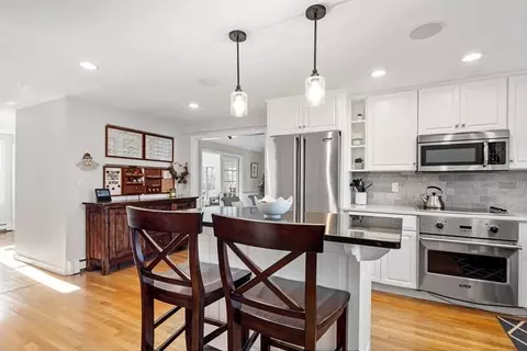 5 Stonegate Ln, Hingham, MA 02043 photo 2