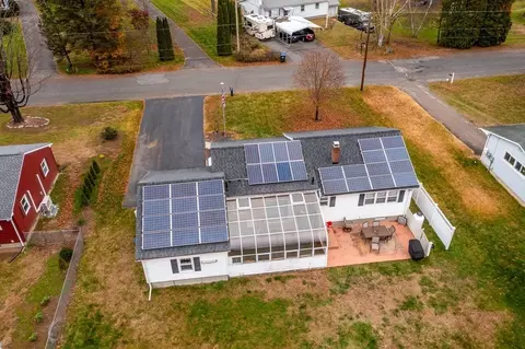 8 David Richardson Cir, Easthampton, MA 01027 photo 3