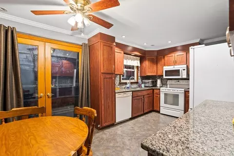 8 David Richardson Cir, Easthampton, MA 01027 photo 5
