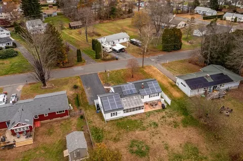 8 David Richardson Cir, Easthampton, MA 01027 photo 4