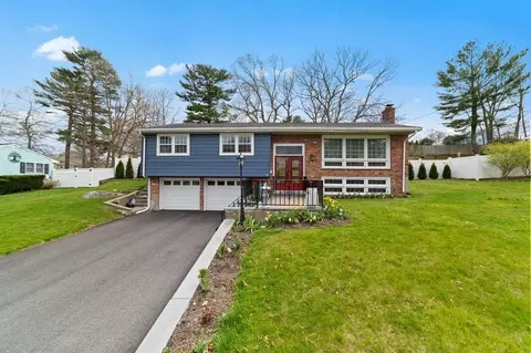 10 Barry St, Randolph, MA 02368
