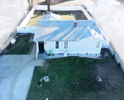 63 Clarendon Ave, Chicopee, MA 01013