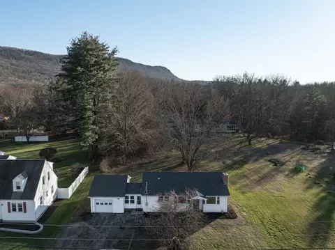 140 Everett St, Easthampton, MA 01027 photo 38