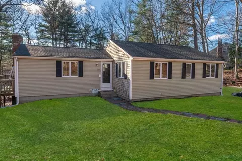 194 Circuit St, Hanover, MA 02339