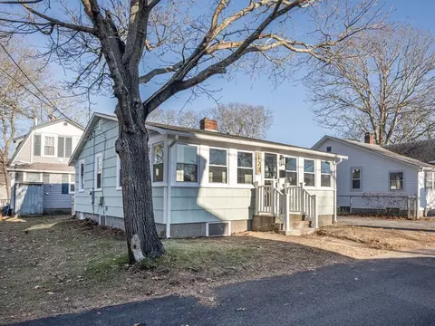 127 Pinehurst Dr, Wareham, MA 02571 photo 2