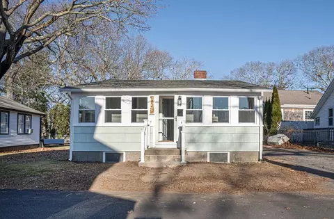 127 Pinehurst Dr, Wareham, MA 02571