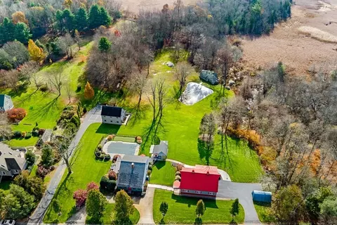 52 Point St, Berkley, MA 02779