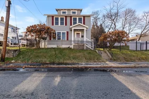1 Hemenway St, Methuen, MA 01844