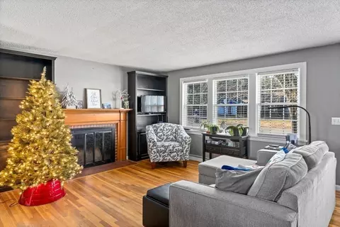 89 Fox Hill Rd, Springfield, MA 01118 photo 3