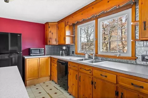 89 Fox Hill Rd, Springfield, MA 01118 photo 11