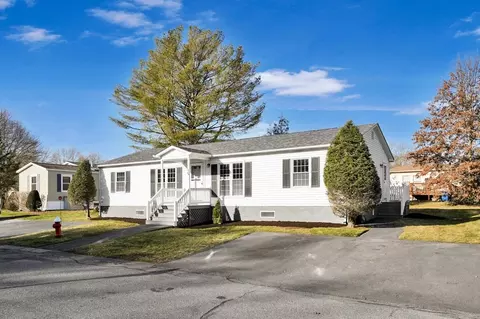 15 Arcadia Dr, Taunton, MA 02780