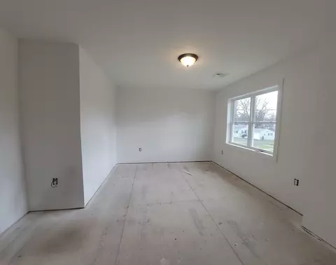 10 Harding St, Chicopee, MA 01013 photo 13