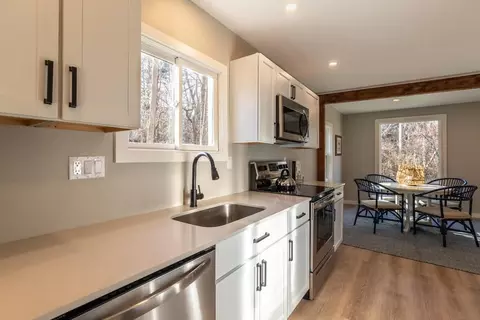 45 Holly St, Gloucester, MA 01930 photo 11