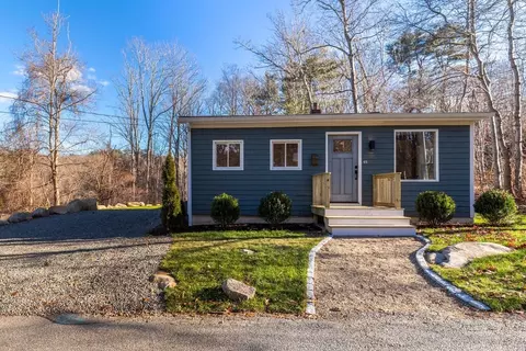 45 Holly St, Gloucester, MA 01930 photo 3