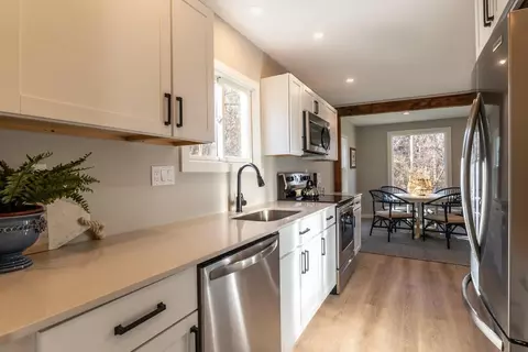 45 Holly St, Gloucester, MA 01930 photo 10