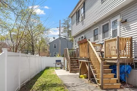 18 Massasoit Rd #A, Worcester, MA 01604 photo 2