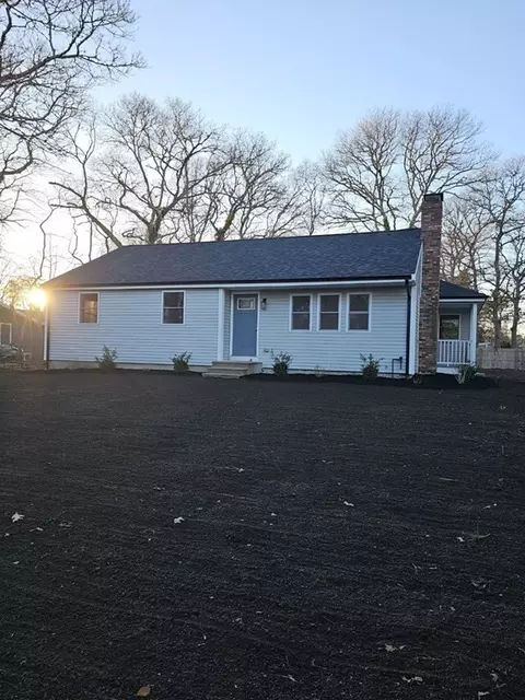 31 Saint Catherine Ave, Barnstable, MA 02601