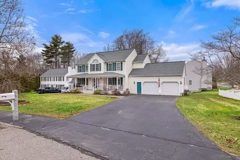 13 Beauregard Cir, Marlborough, MA 01752